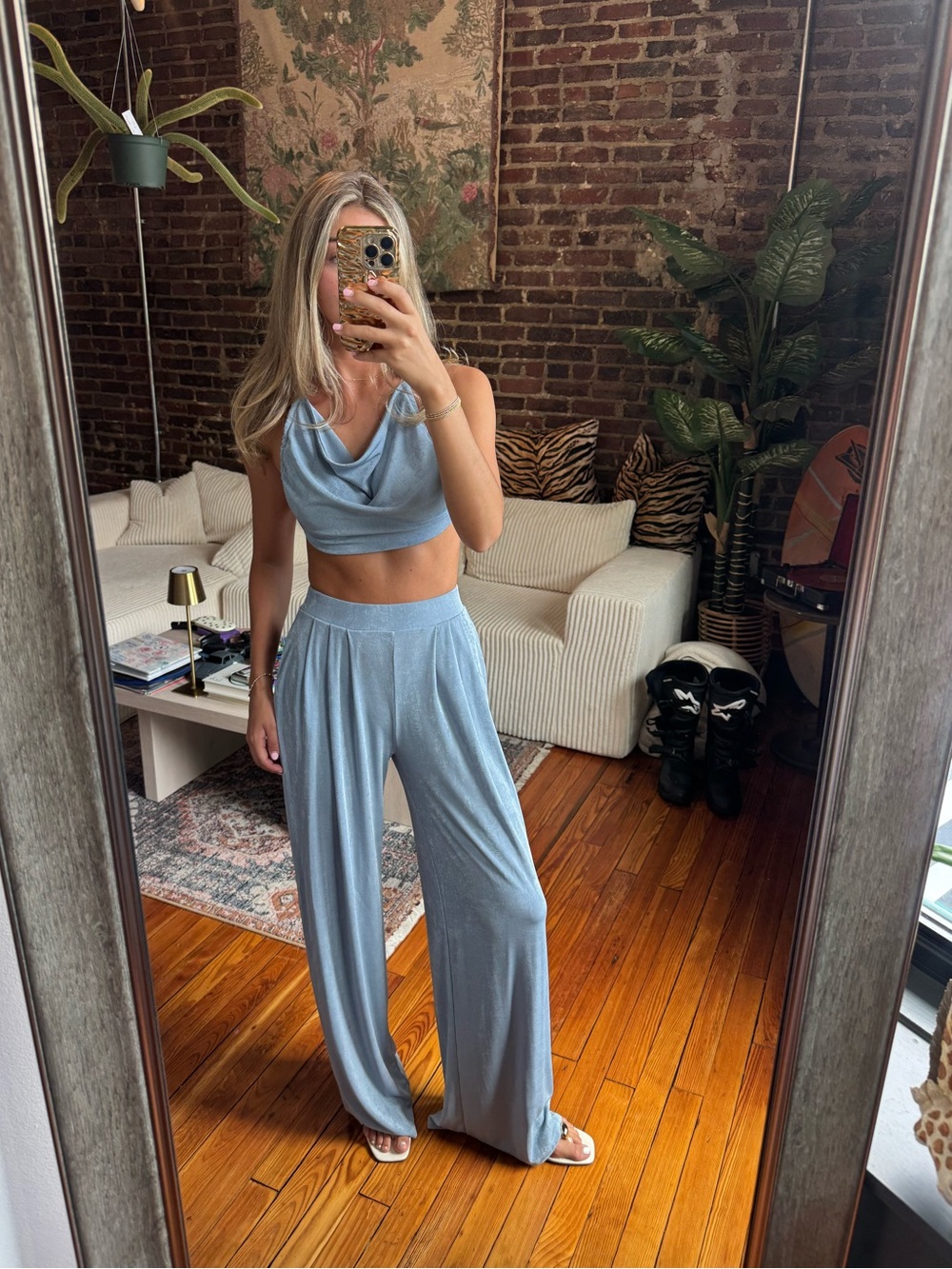 Chic Matching CO-ORD Light Blue Wide-Leg Set - Picture 7 of 16